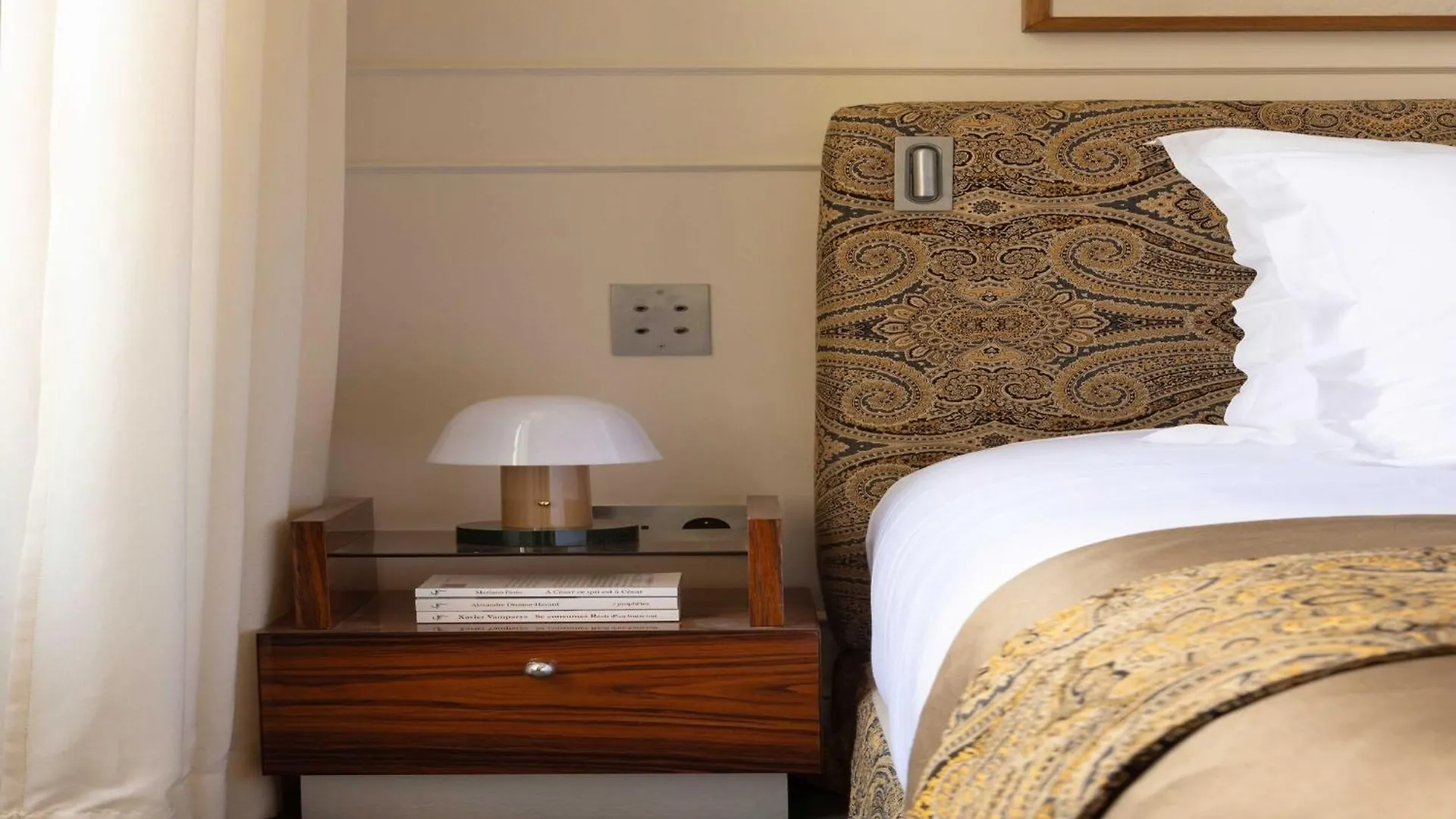Palais Bourbon Hotel - Room 14 - 2P - Invalides Париж Апартаменты